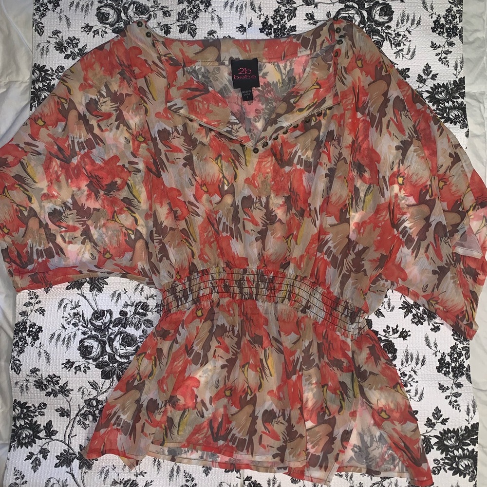 2B BEBE Blouse ✨